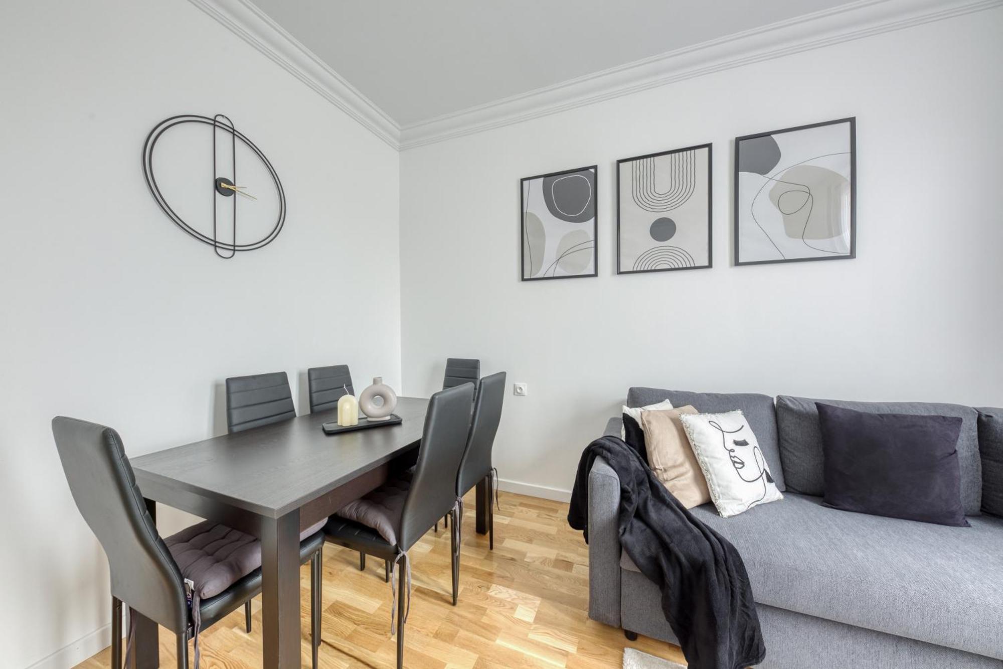 Holiday home Maison 8 Personnes - Parking - Metro 7 Et Rer B A 6 Minutes La Courneuve