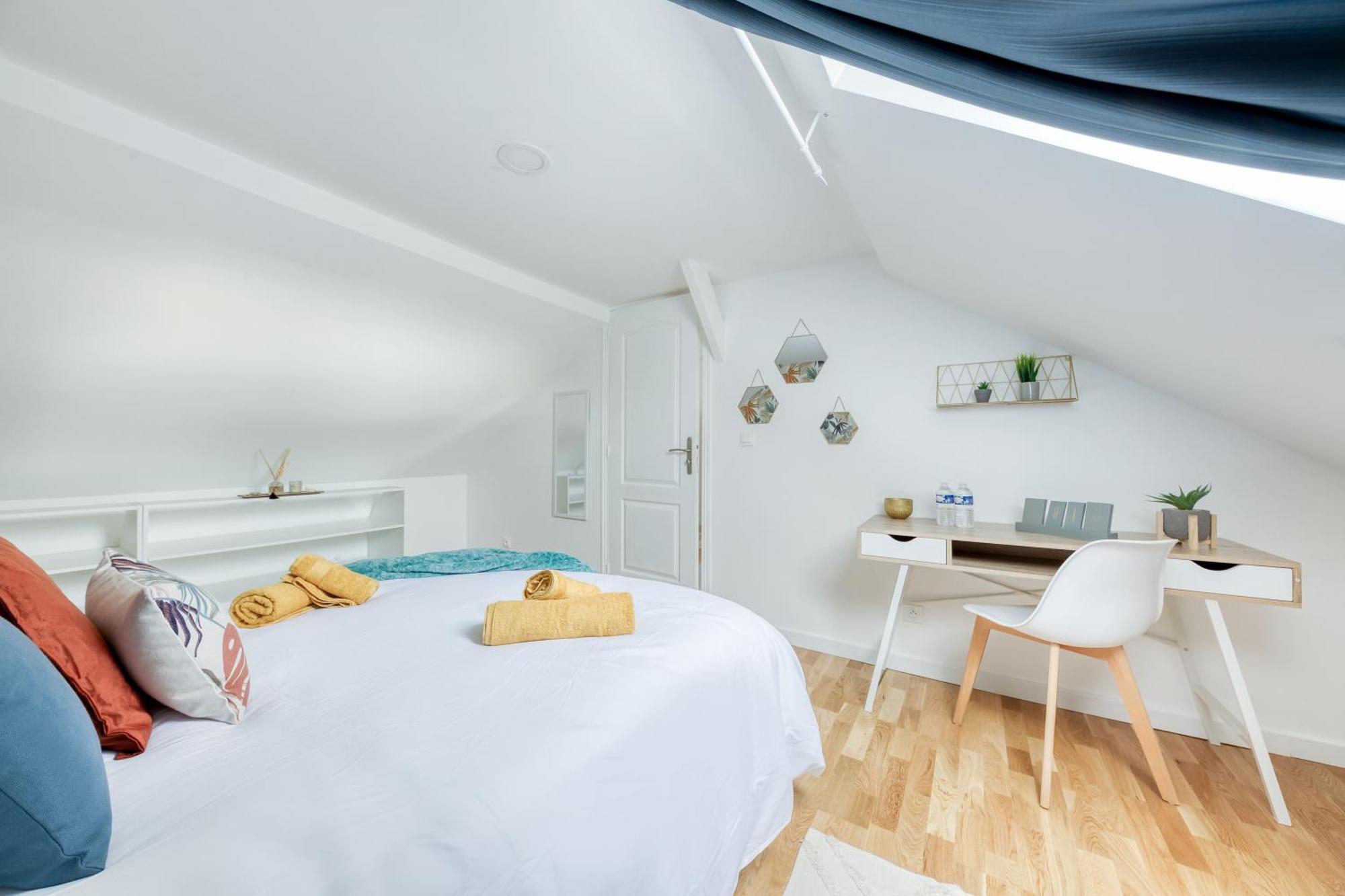 Maison 8 Personnes - Parking - Metro 7 Et Rer B A 6 Minutes * La Courneuve